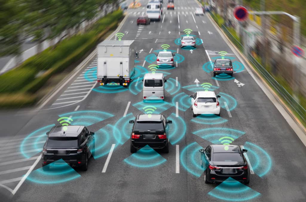 Système de détection et réseau de communication sans fil du véhicule. Voiture autonome. Voiture sans conducteur. trafic logisticiens
