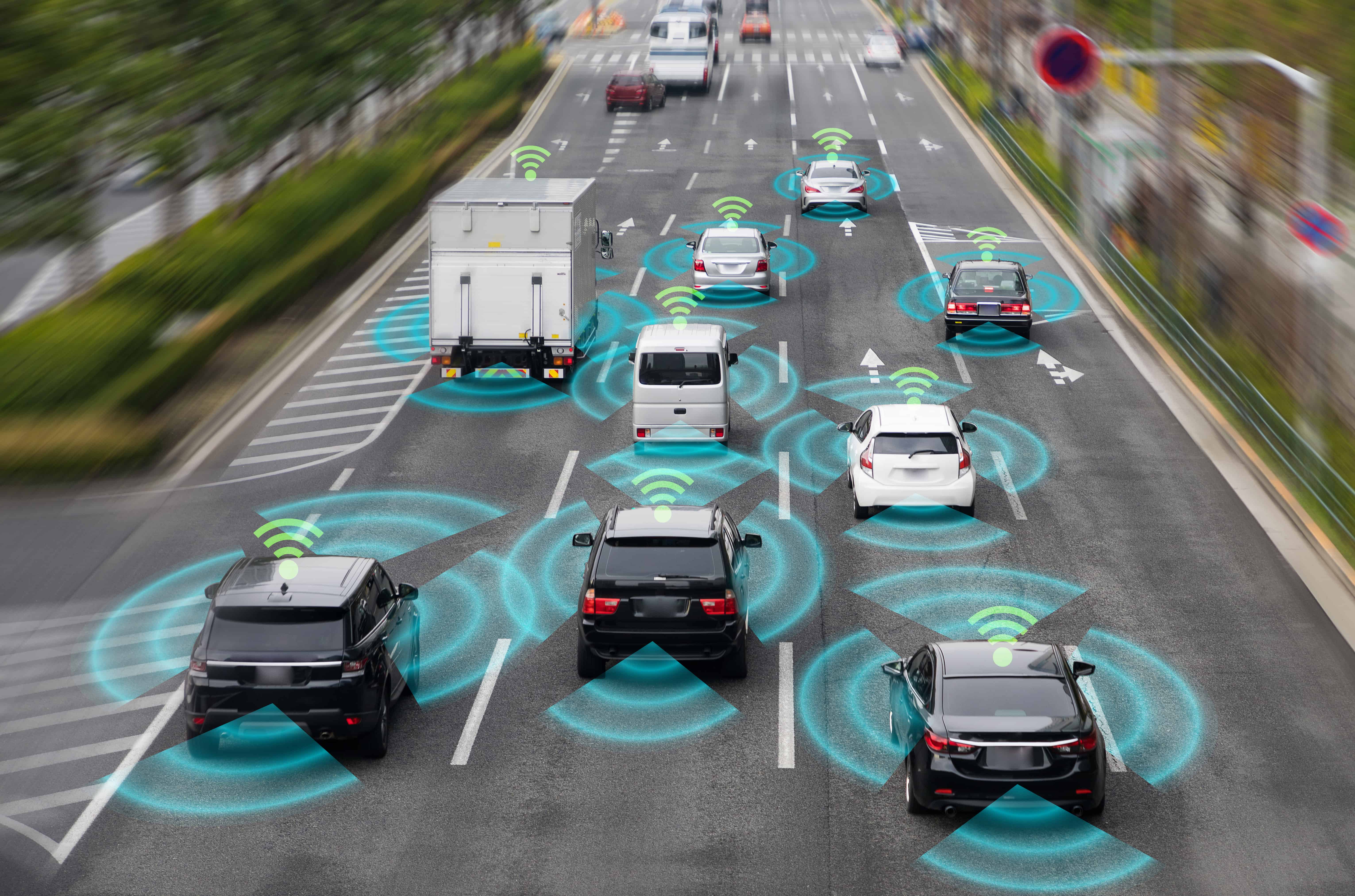 Système de détection et réseau de communication sans fil du véhicule. Voiture autonome. Voiture sans conducteur. trafic logisticiens