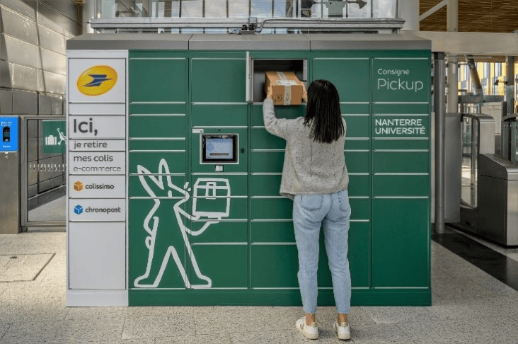 La Poste's parcel locker